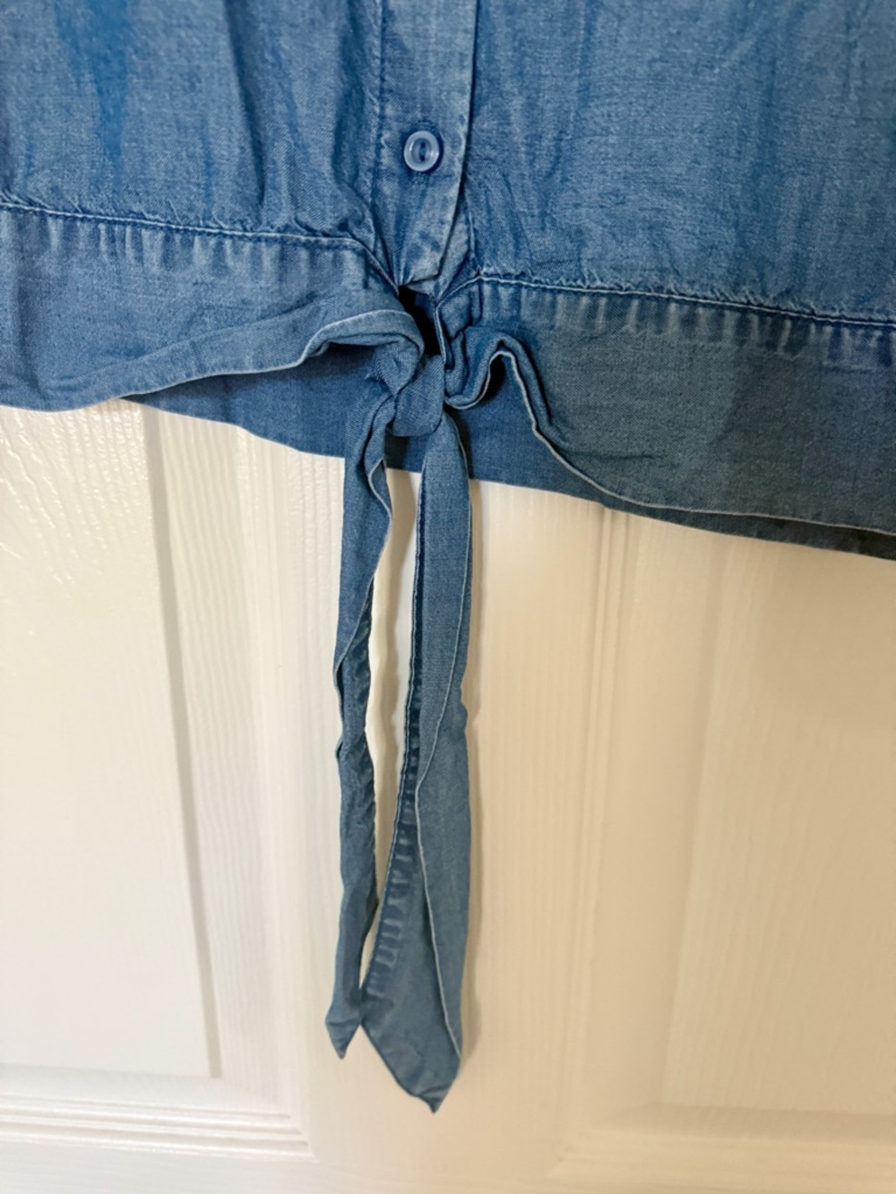 LC Lauren Conrad Chambray Blue Button-Front Tie Hem Shirt - Picture 4 of 6